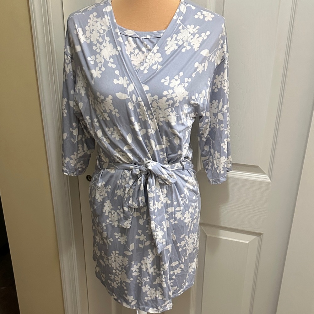 Floral Pajama Set in Blue and White - Picture 4 of 4